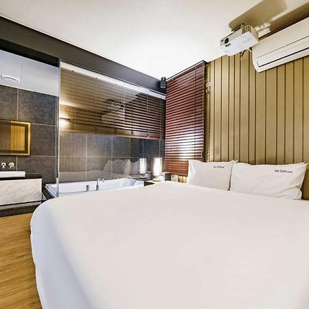 בוסאן Haeundae Gary Cooper Hotel מראה חיצוני תמונה