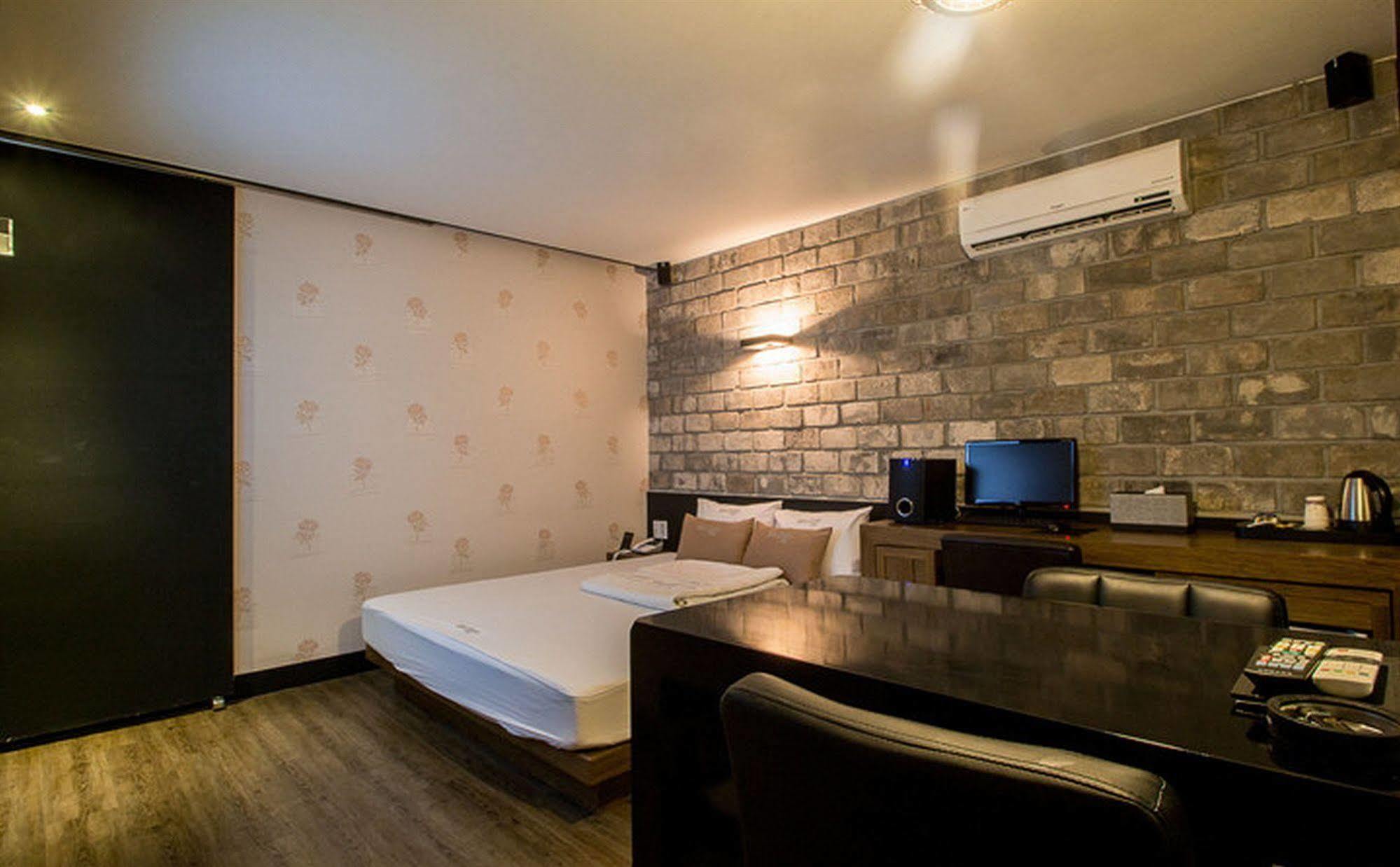 בוסאן Haeundae Gary Cooper Hotel מראה חיצוני תמונה